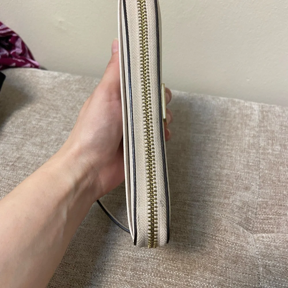 Kate Spade off White Leather Wallet - Picture 5 of 10